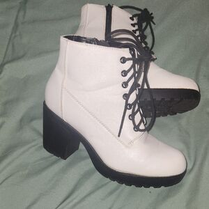 Chic White Lace-Up Ankle Boots